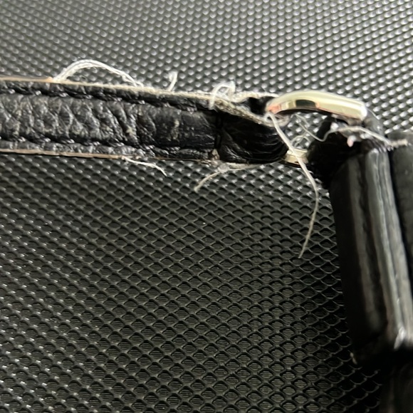 ⭐️ KATE SPADE Black Leather crossbody purse ⭐️ - Picture 4 of 9